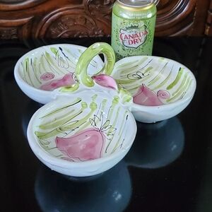 🇮🇹 9 3/4" Handcrafted 3 part Handle Handpainted Glazed Clay Pottery Dish